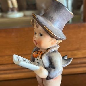 💙TM3 ‘Street Singer’ Hummel Goebel #131